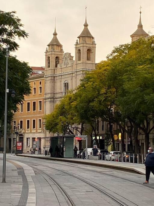 Acogedor Apartamento Con Acabados Primera Calidad Сарагоса Экстерьер фото